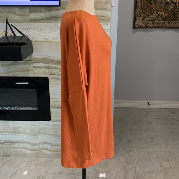 Burnt Orange Long Sleeve Batwing Tee. Size L (85) - Picture 3 of 10